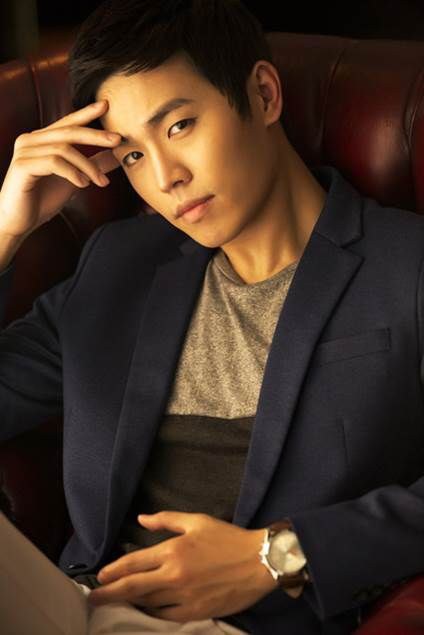 李東河 Lee Dong-Ha