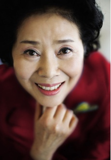 鮮于龍女 Yongnyeo Seonwoo