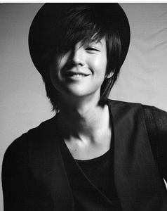 張根碩 Keun-Suk Jang