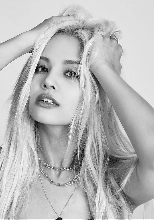 春娜索恩·薩查庫爾 Sorn