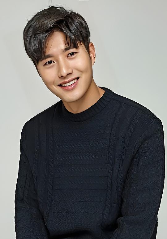 申正允 Shin Jung-yoon