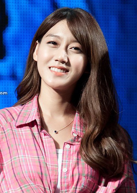 吳丞芽 Seung-ah Oh