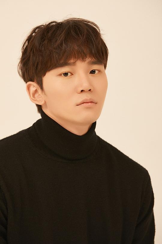 韓俊宇 Joon Woo Han