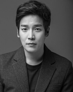 金南優 Nam-woo Kim