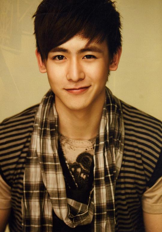 尼查坤·抔勒威查固 Nichkhun Buck Horvejkul