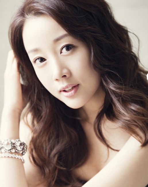 尹孫河 Son Ha Yoon