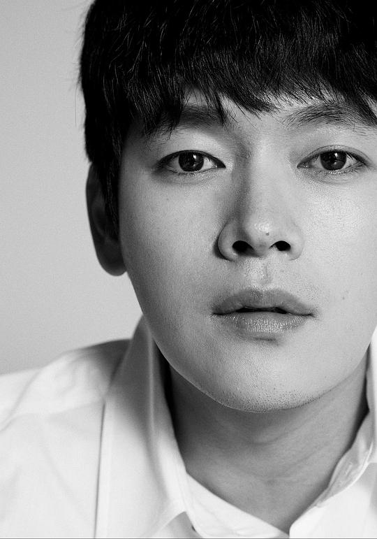 金株英 Kim Joo-Young