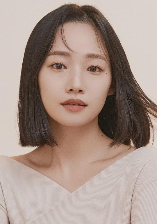 李瑛珍 Lee Eun Jin