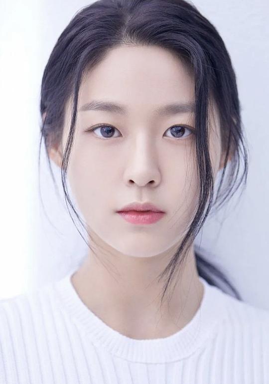 金雪炫 Kim Seol Hyun