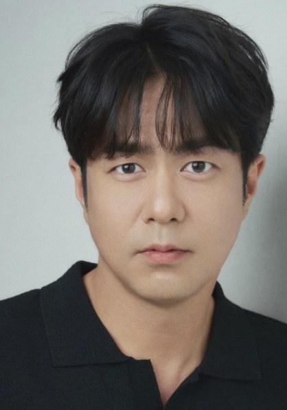 全錫浩 Suk-Ho Jun