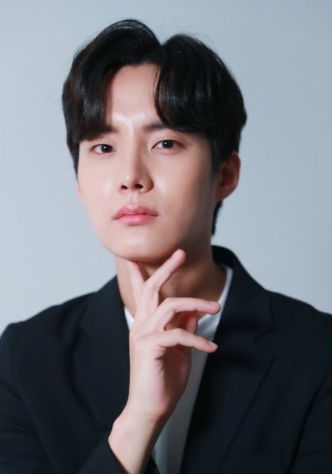 崔京勳 Kyung-hyun Choi