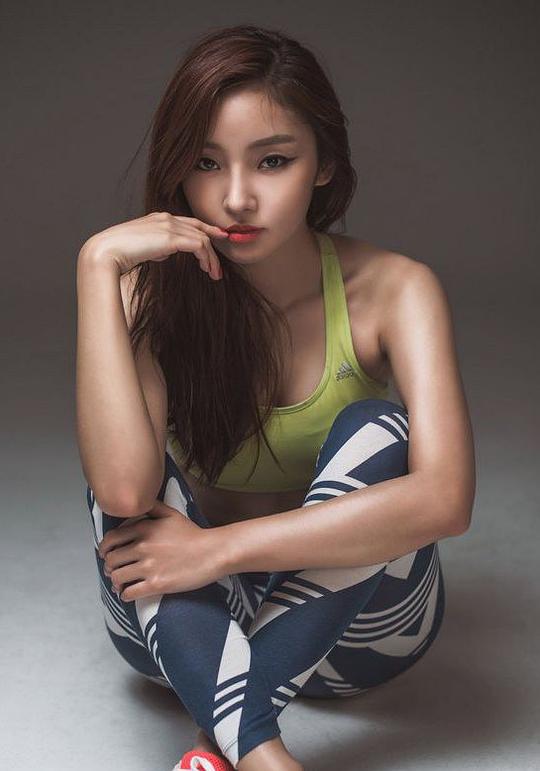 李賢智 Hyeon-ji Lee