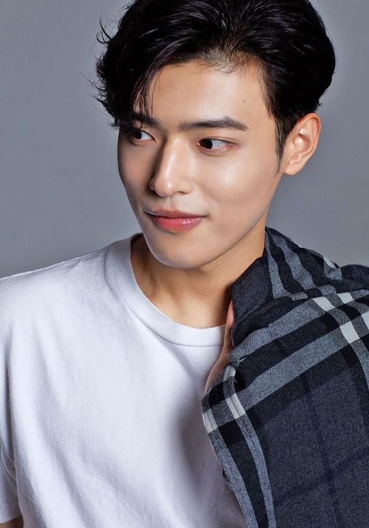 江宇正 Kang Woo Jung