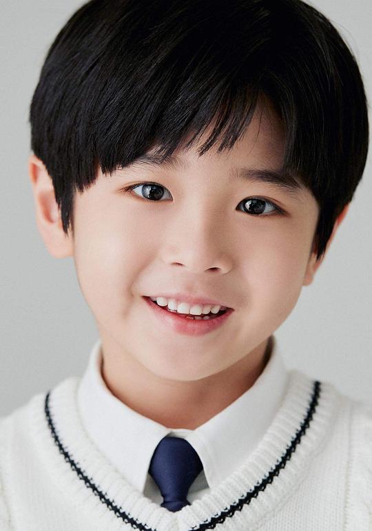 李採賢 Lee Chae Hyun