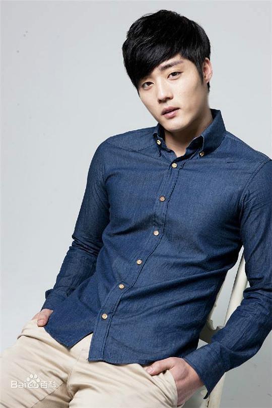 李夏律 Ha-yul Lee