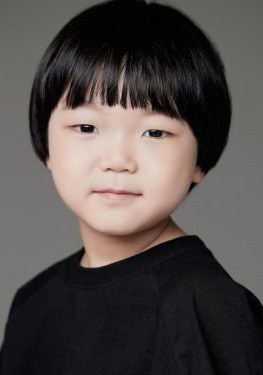 崔伊俊 Choi E Jun