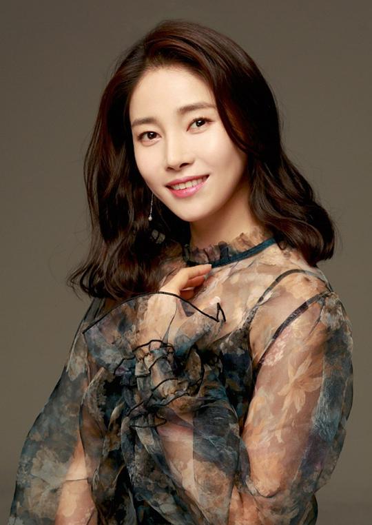 文寶玲 MOON BO RYUNG