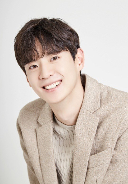 文秀寅 Moon Soo In