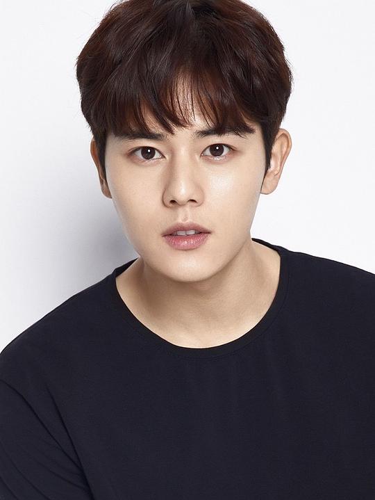 金桐俊 Kim Dong Joon