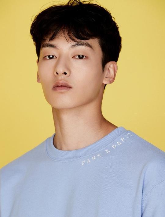 朱御真 Joo Eo Jin