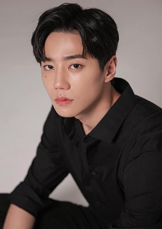 李濬榮 Joon-young Lee