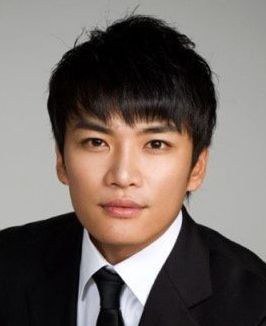 金胤成 Kim Yoon-seong