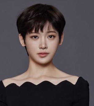 洪書英 Seo-young Hong