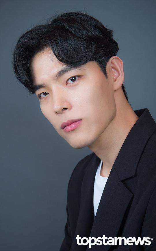 金敏鍾 Kim Min Jong