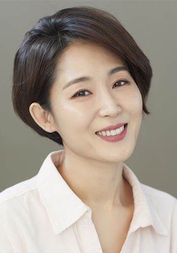 孫智允 Ji-Yoon Son