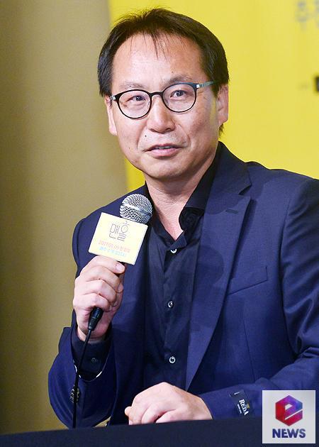 樸萬英 Man-yeong Park