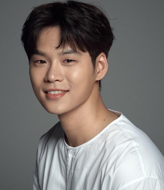 尹志溫 Ji-on Yoon