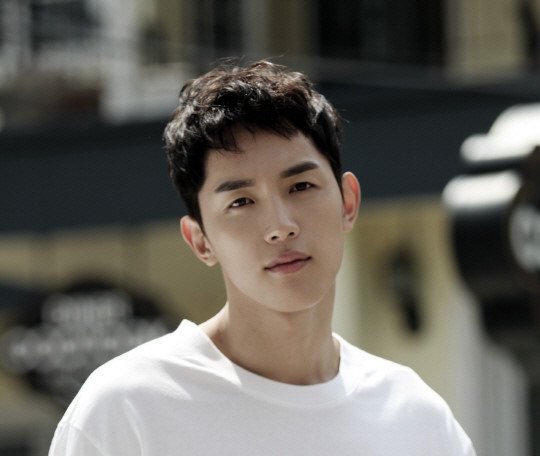 張未冠 Mi-kwan Jang