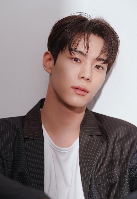 尹書彬 Seo-bin Yoon