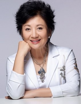 鮑起靜 Hee Ching Paw