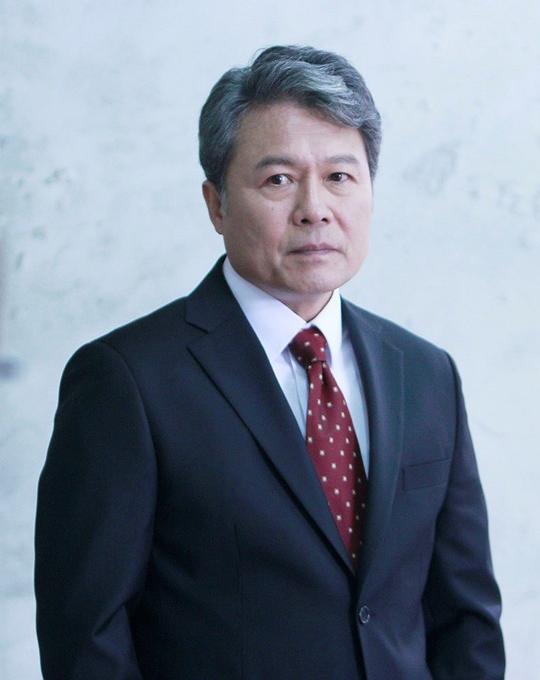 千虎珍 Ho-jin Jeon