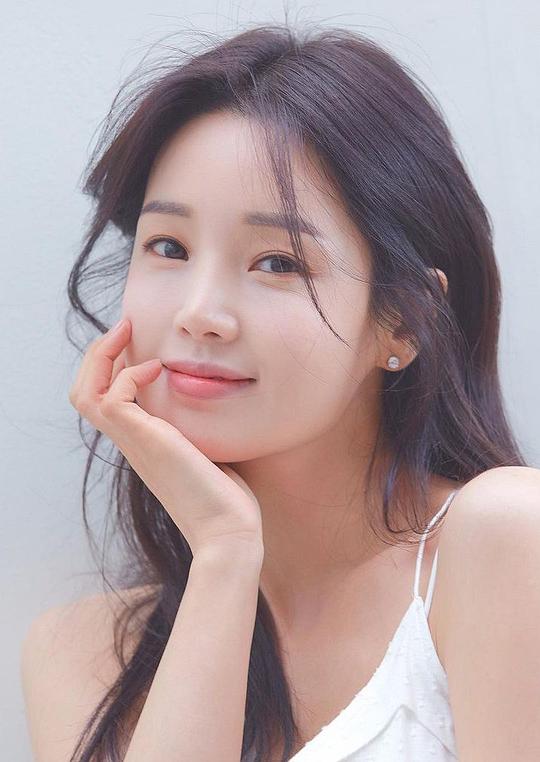 南奎麗 Gyu-ri Nam