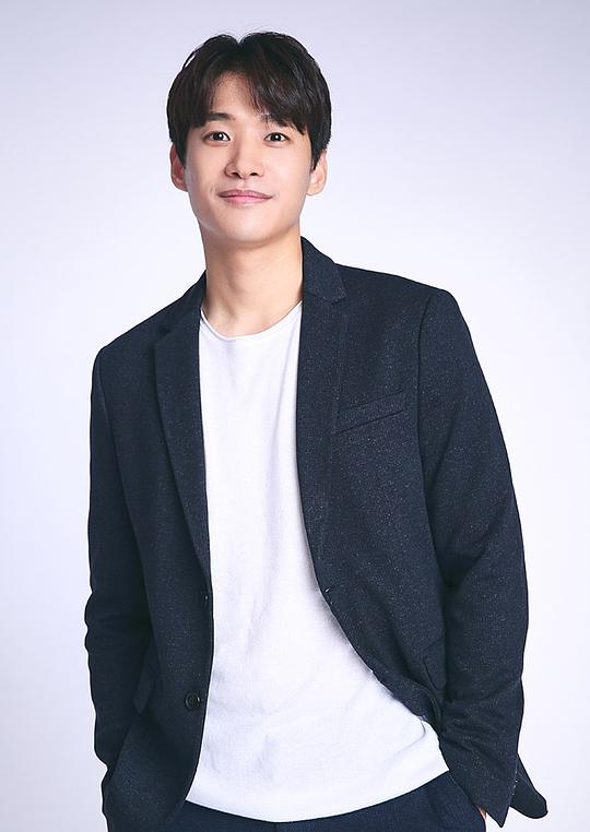 鄭旭珍 Wook-jin Jung