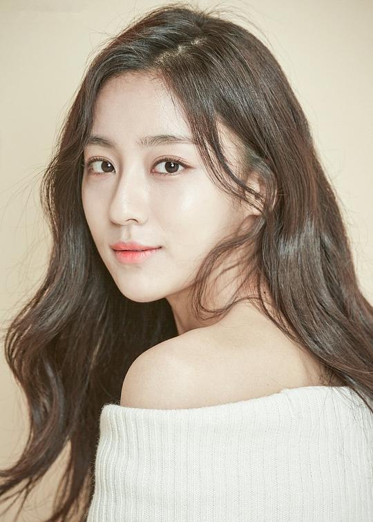 姜旻兒 Minah Kang