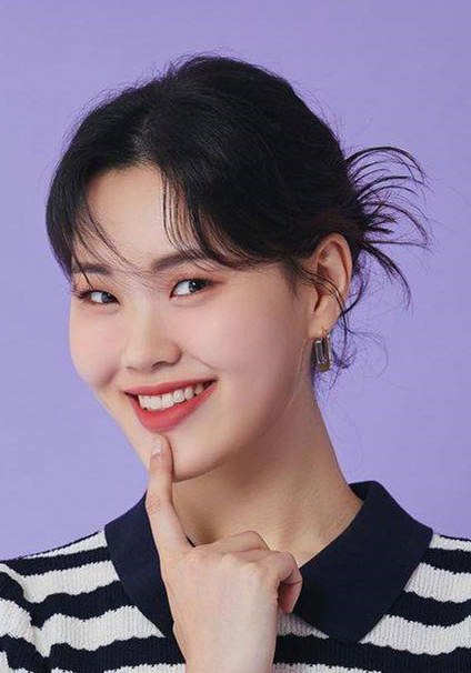 嚴智潤 Ji-yoon Uhm