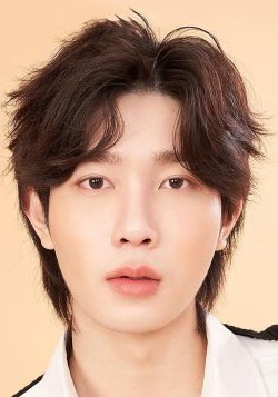 帕林亞功·坎薩瓦 Pharinyakorn Khansawa