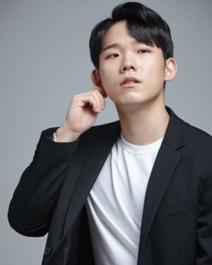 尹相英 Sang-young Yoon