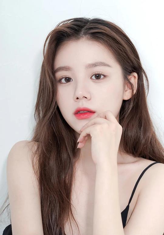 李彩彬 Chae-bin Lee