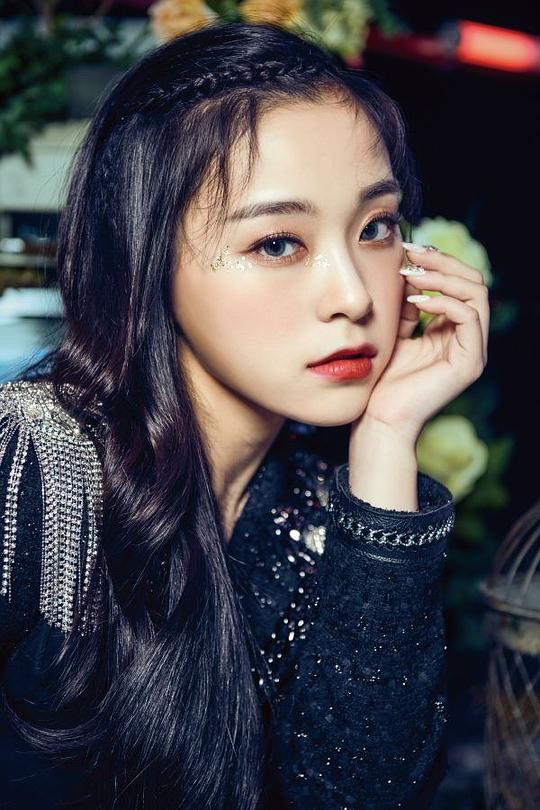 李佳泫 Ga-hyeon Lee