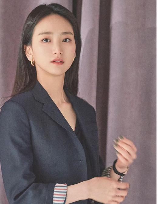 元真兒 Jin-ah Won