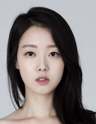 尹多英 Yoon Da-young