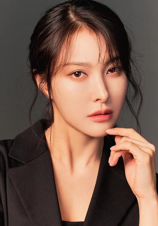 樸奎利 Gyu-ri Park