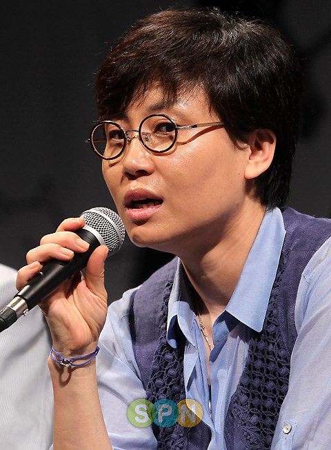 鄭智友 Ji-woo Jung