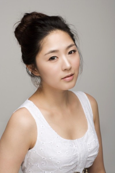 尹彩英 Chae-young Yoon