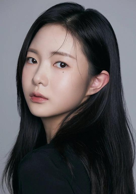 鄭禮彬 Yebin Jung