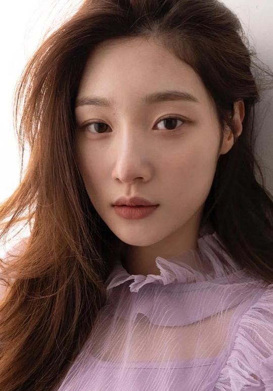 鄭採妍 Chae-Yeon Jung